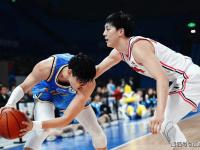 雪域暴熊队对阵庐州雪豹队，板球联赛险胜，内线统治篮板——外援联手发威(16年雪豹突击队事件始末)-开云app