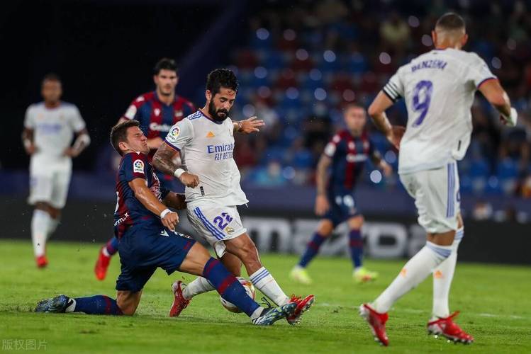 西甲转会期走向成谜,瓦伦西亚远射贴柱,质疑声仍在,更衣室氛围转暖  西甲转会期走向成谜,瓦伦西亚远射贴柱,质疑声仍在,更衣室氛围转暖