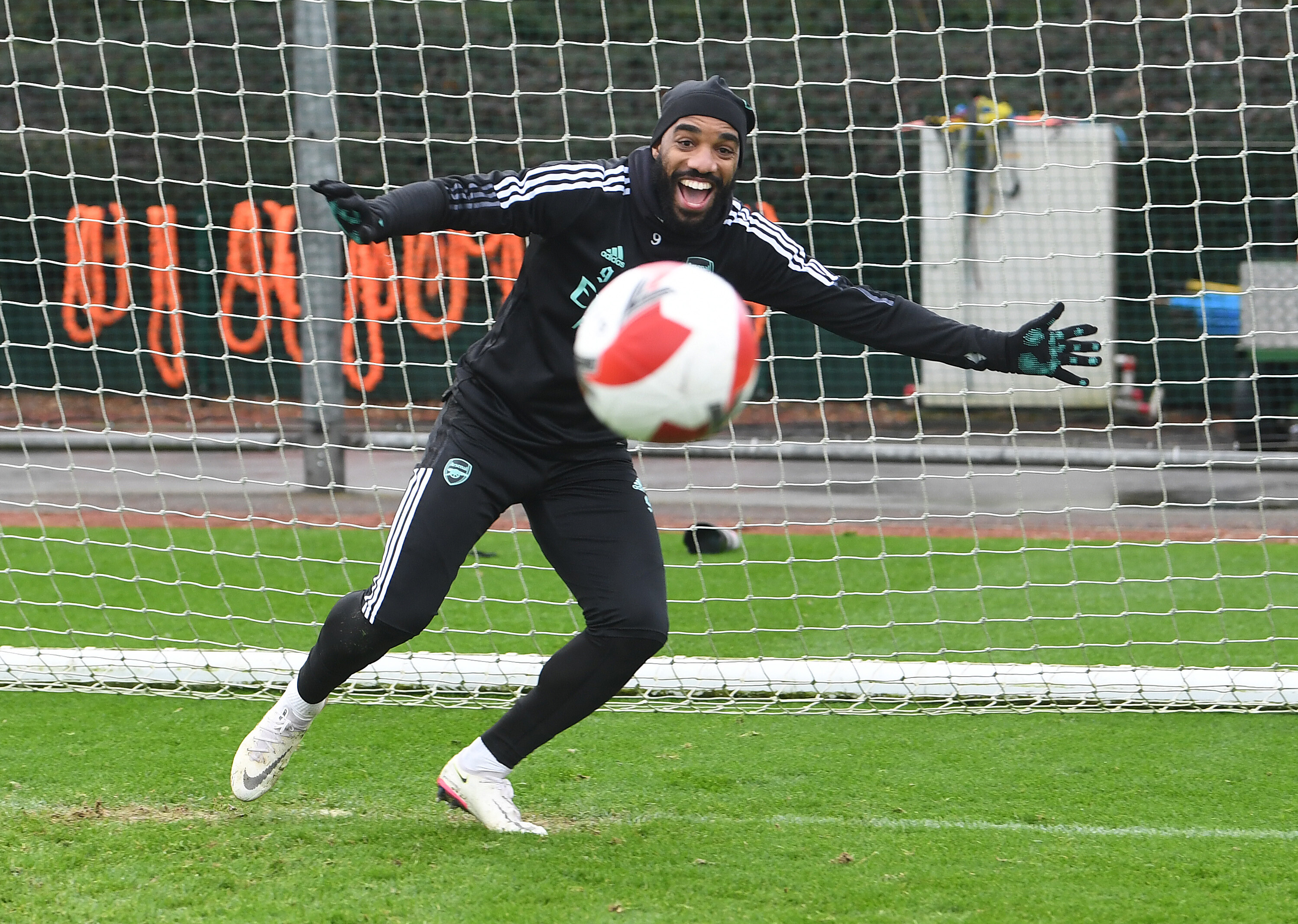 关于冲刺阶段新疆广汇备战足总杯,强势反弹细节曝光,赛场秩序良好,身体对抗强度拉满的信息 关于冲刺阶段新疆广汇备战足总杯,强势反弹细节曝光,赛场秩序良好,身体对抗强度拉满的信息