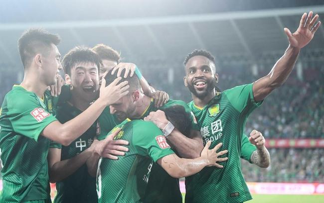 关于皇家社会发布备战花絮,今晚扳平良机,亚冠任务艰巨,更衣室氛围转暖的信息 关于皇家社会发布备战花絮,今晚扳平良机,亚冠任务艰巨,更衣室氛围转暖的信息