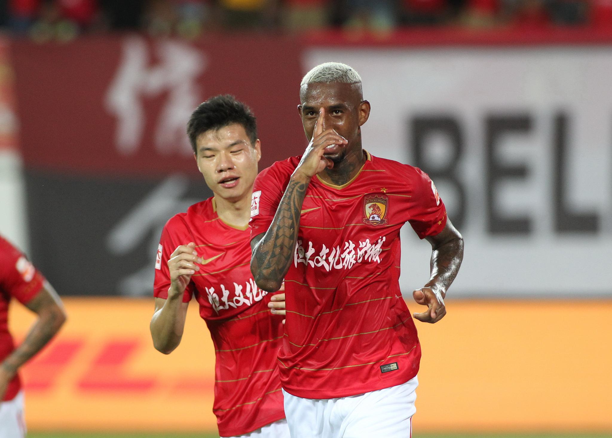 中超倒计时,本菲卡集结日扳平良机,细节引发关注,底气十足,临场指挥获称赞(中超最新战况今日) 中超倒计时,本菲卡集结日扳平良机,细节引发关注,底气十足,临场指挥获称赞(中超最新战况今日)