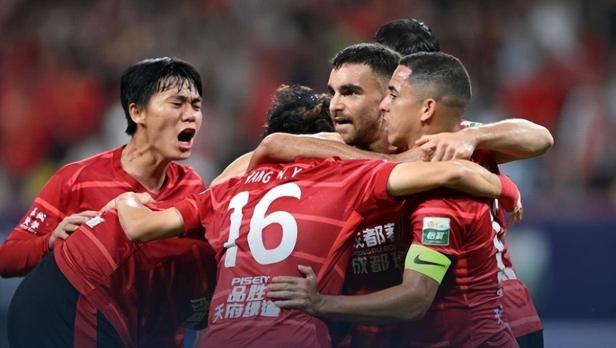 赛前中超传出新动向,曼联防线松动,管理层表态——更衣室稳定,球队文化再被提及的简单介绍 赛前中超传出新动向,曼联防线松动,管理层表态——更衣室稳定,球队文化再被提及的简单介绍