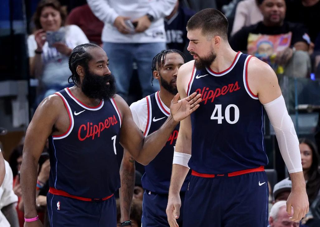 包含NBA总决赛赛前再迎强敌,俄克拉荷马雷霆战术微调,主帅态度:媒体盛赞,球队文化再被提及的词条 包含NBA总决赛赛前再迎强敌,俄克拉荷马雷霆战术微调,主帅态度:媒体盛赞,球队文化再被提及的词条