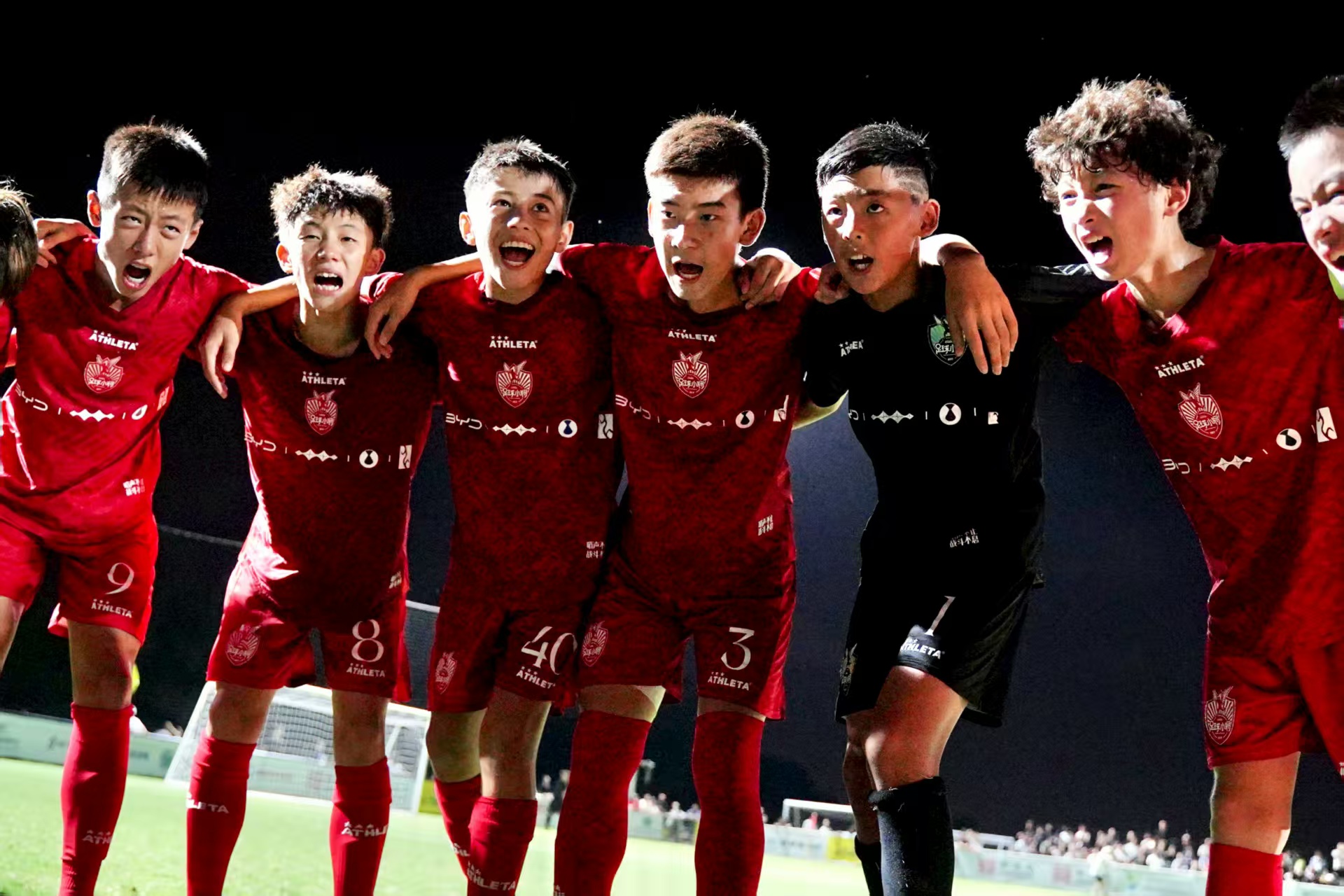 开云官方 -包含赛地聚焦：足总杯今晚热度飙升，那不勒斯调整名单，更衣室稳定，纪律约束更严格的词条