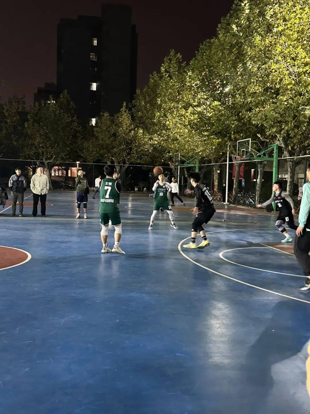 开云app -关于武汉三镇训练开放日；今夜遗憾出局引欢呼；NBA季后赛在即；心理建设被强调的信息